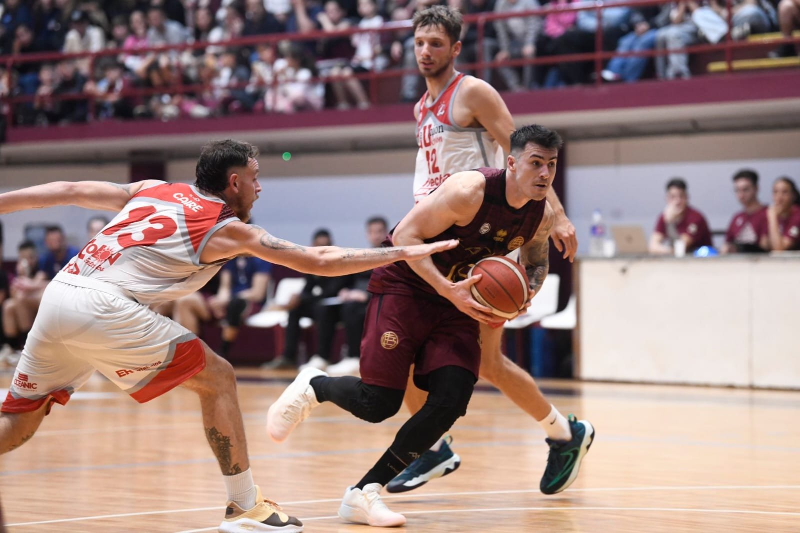 Basquet: Lanús debutó con una sonrisa en el Clausura