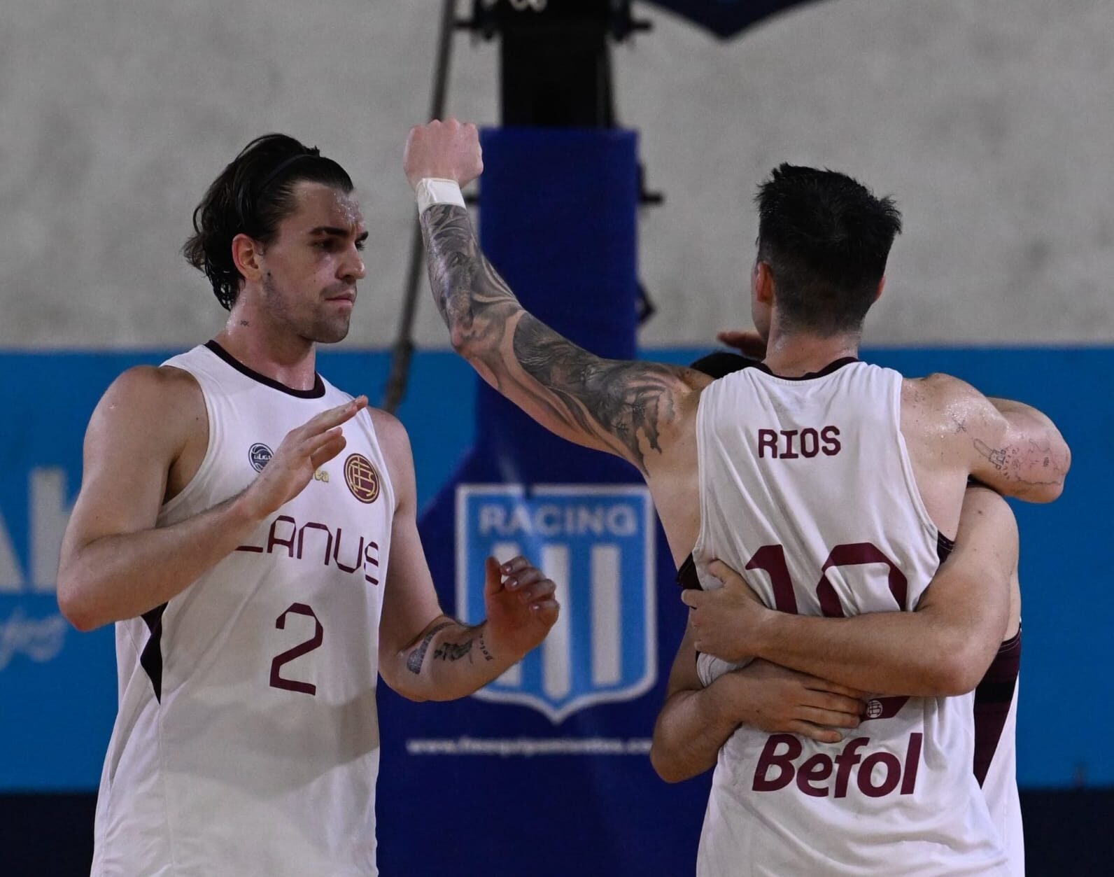 ¡Triunfazo y único líder! Lanús venció a Racing en Avellaneda