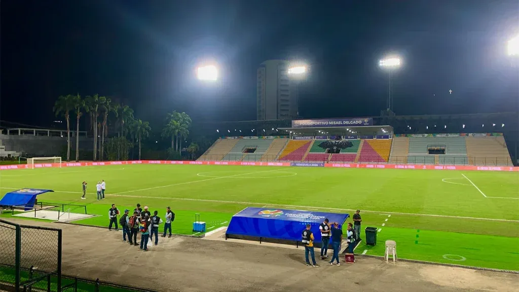 Polideportivo Misael Delgado 01