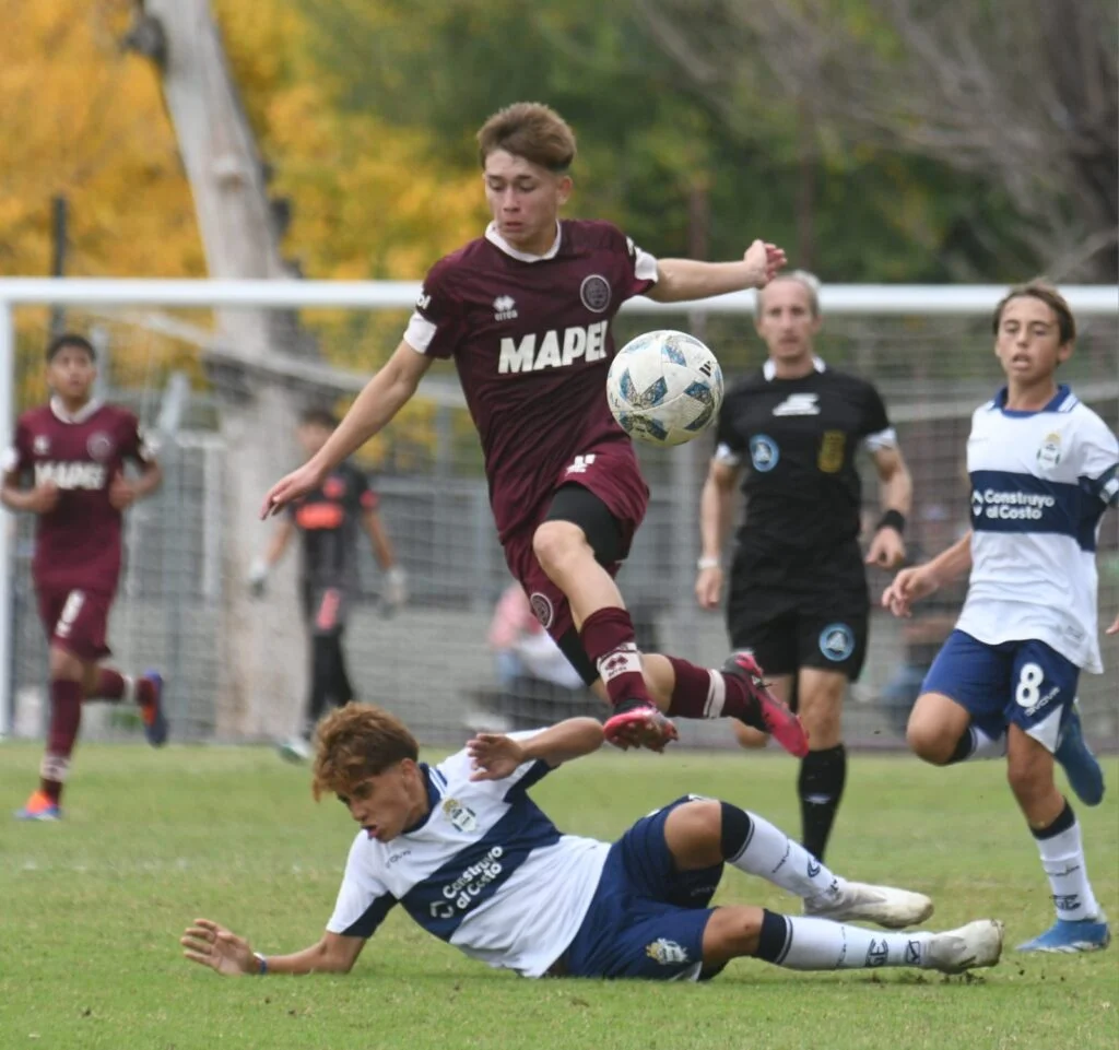 Juveniles vs. Gimnasia