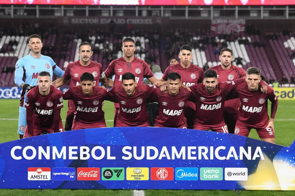 Equipo Lanús ante Puerto Cabello