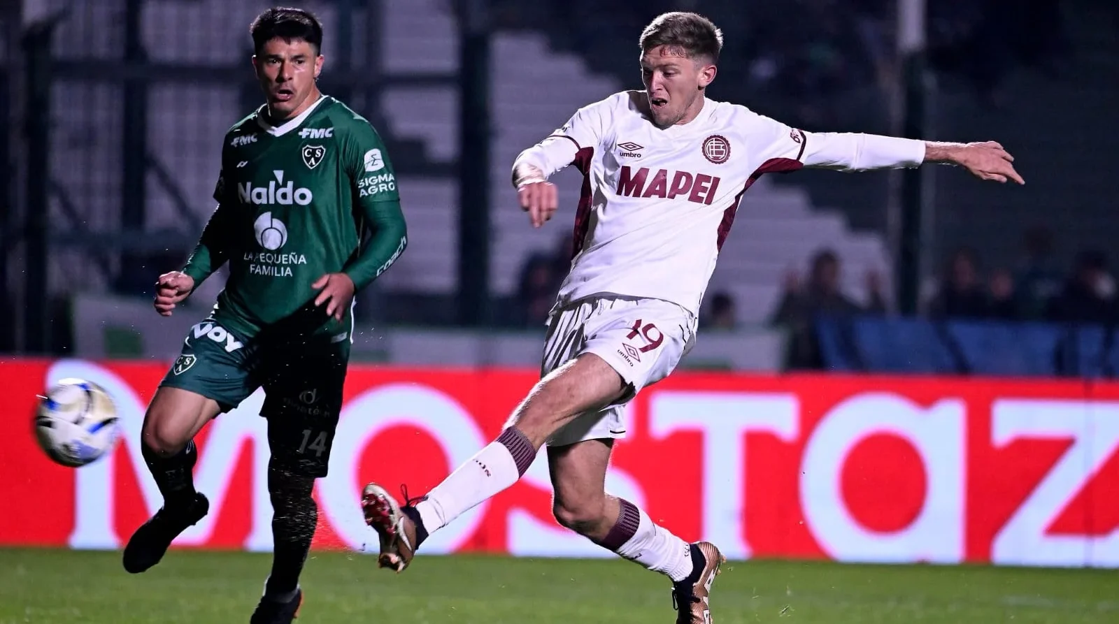 Rodrigo Castillo dos goles ante Sarmiento