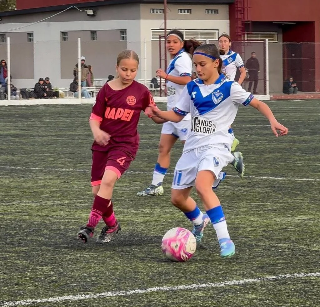 Juveniles femenino vs. Vélez