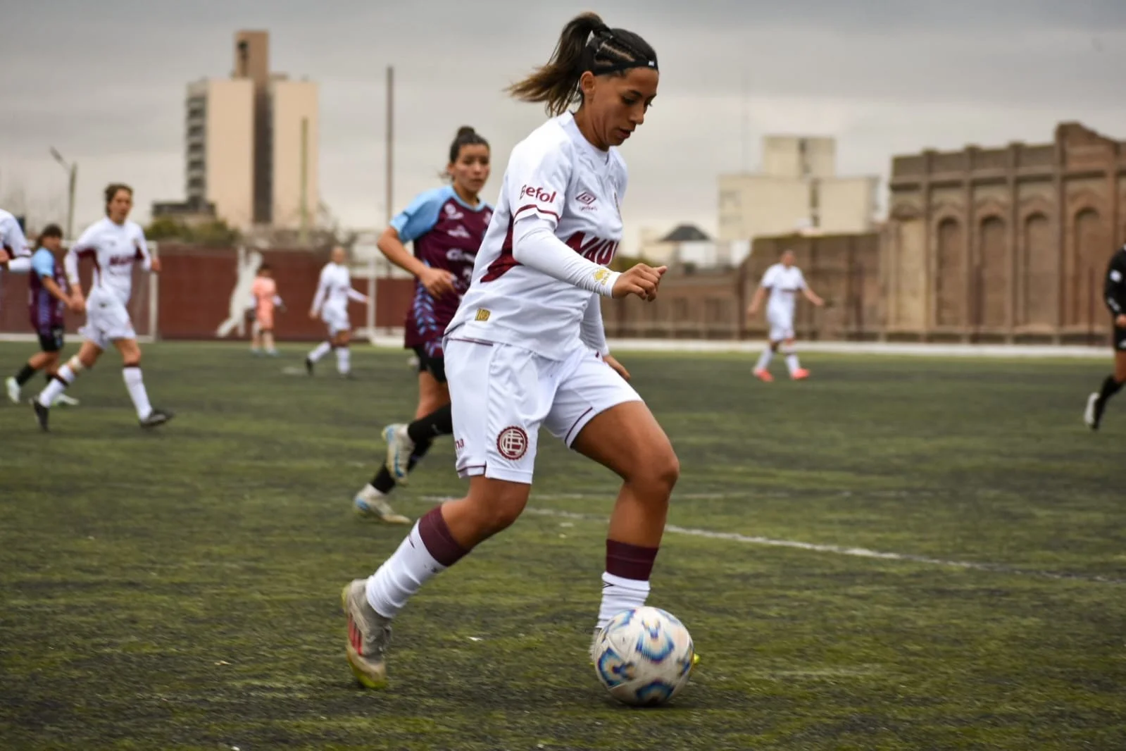 Femenino goleada ante UAI Urquiza