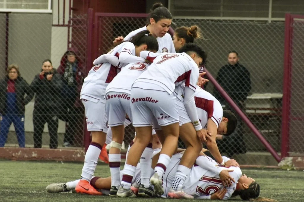 Femenino goleada ante UAI Urquiza