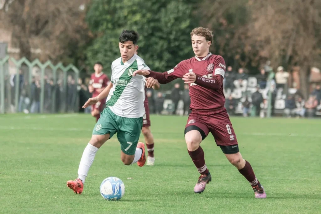 Juveniles Clásico del Sur contra Banfield