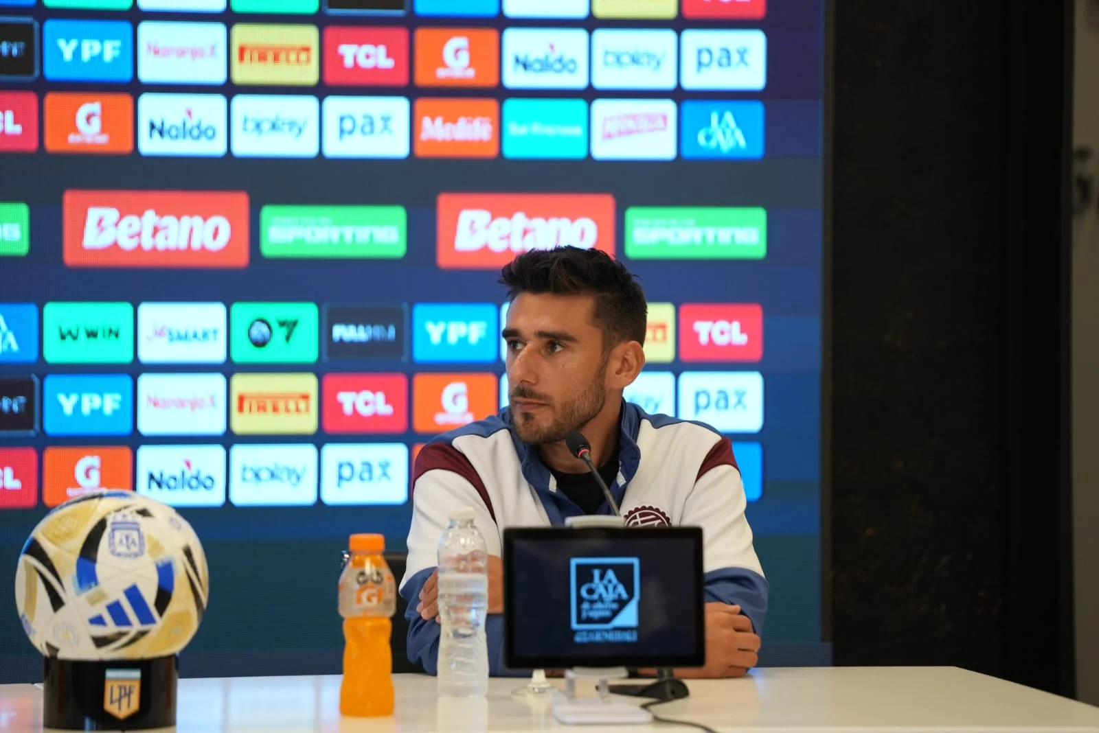 Toto Salvio conferencia LPF