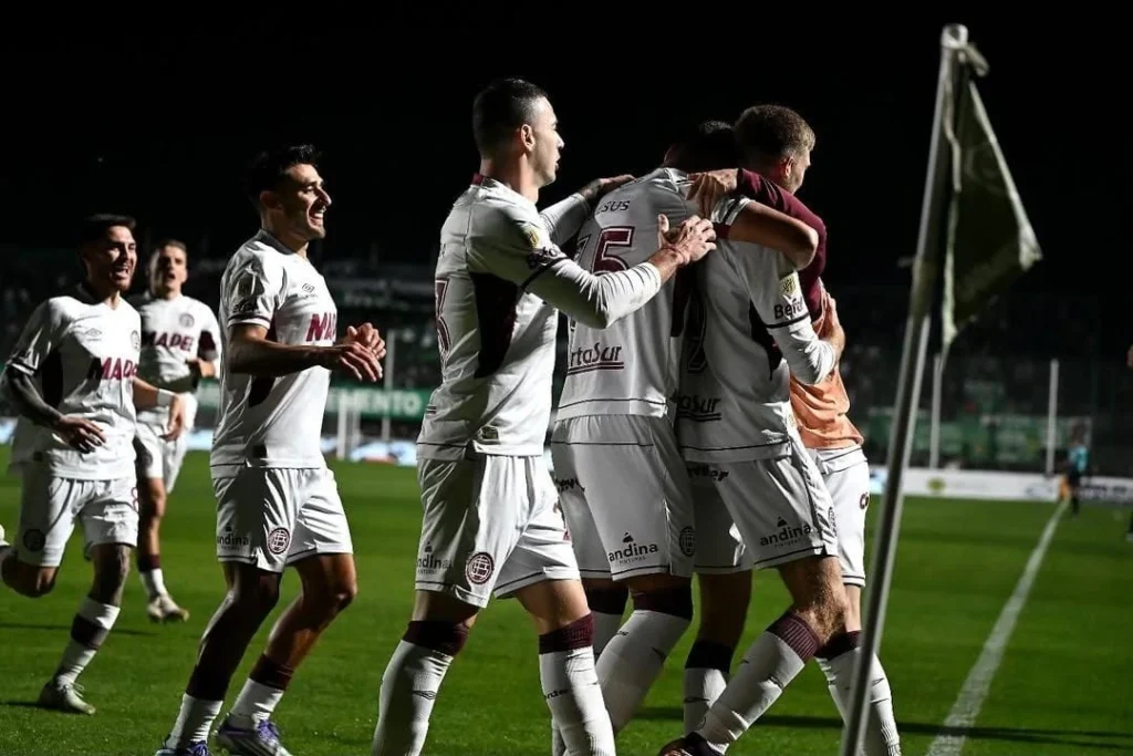 Festejo gol Lanús Sarmiento