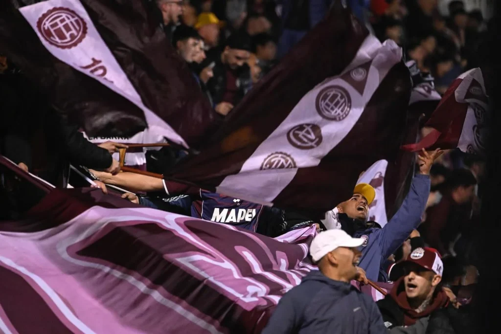 Hinchas de Lanús en Quilmes