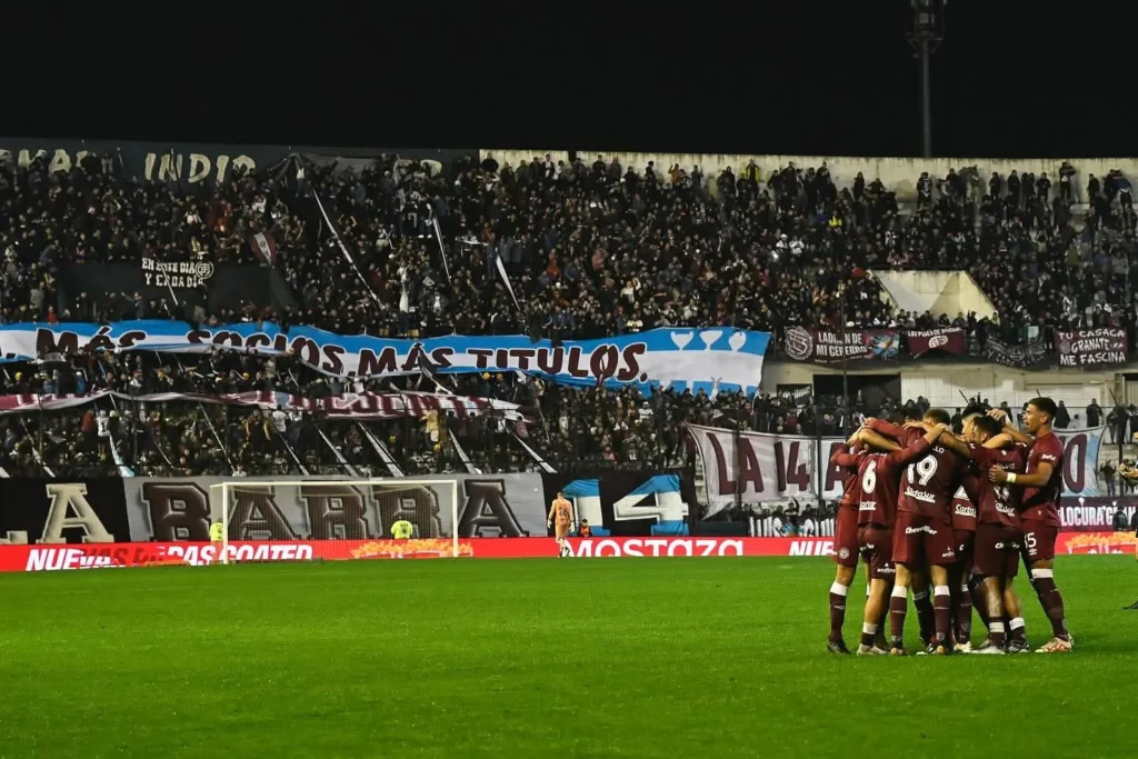 Hinchas de Lanús en Quilmes