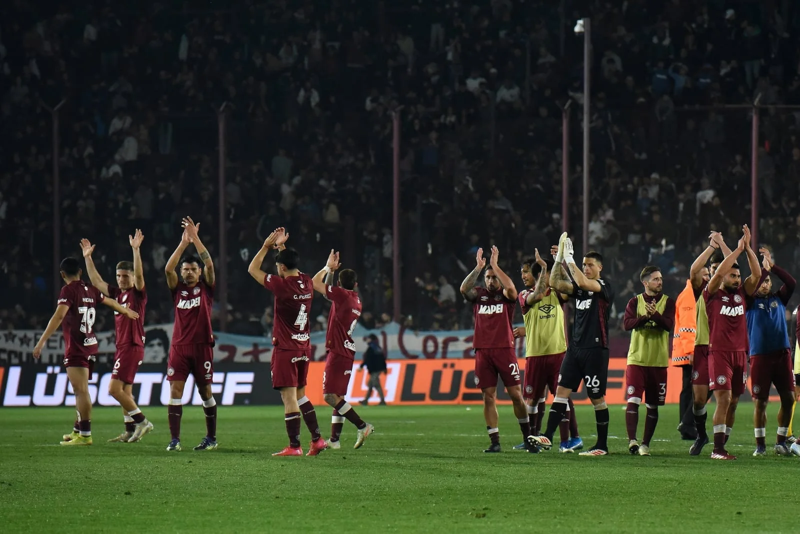Lanús saludo