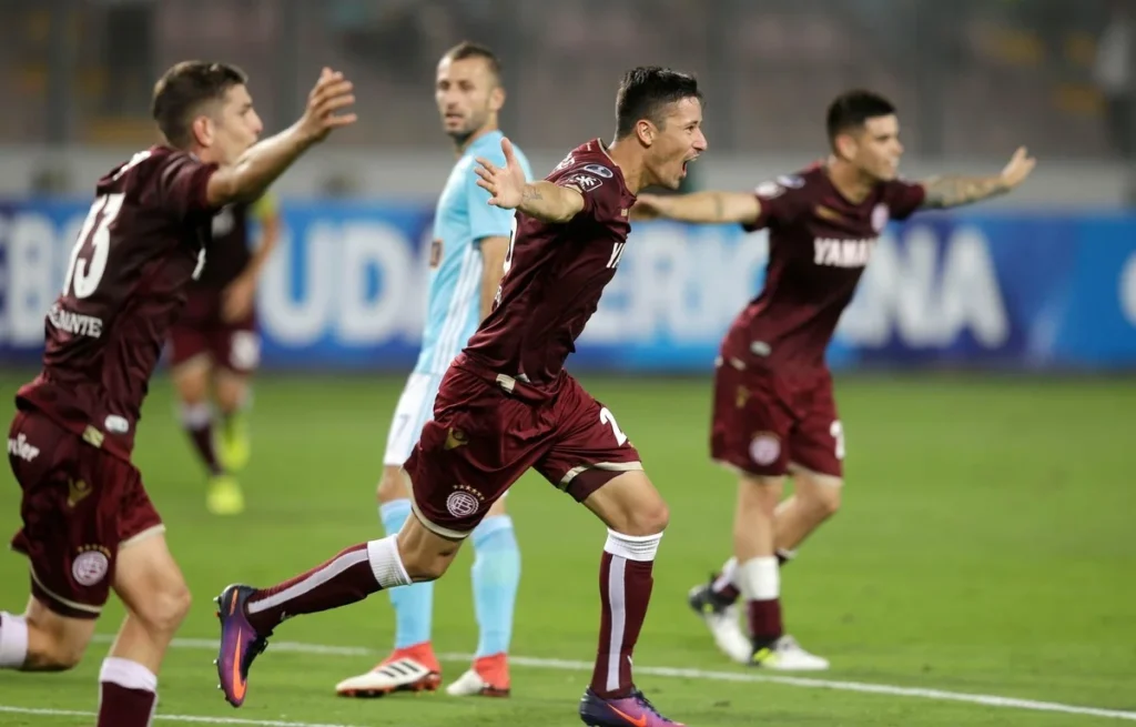 Lanús antecedente con Daronco en Perú