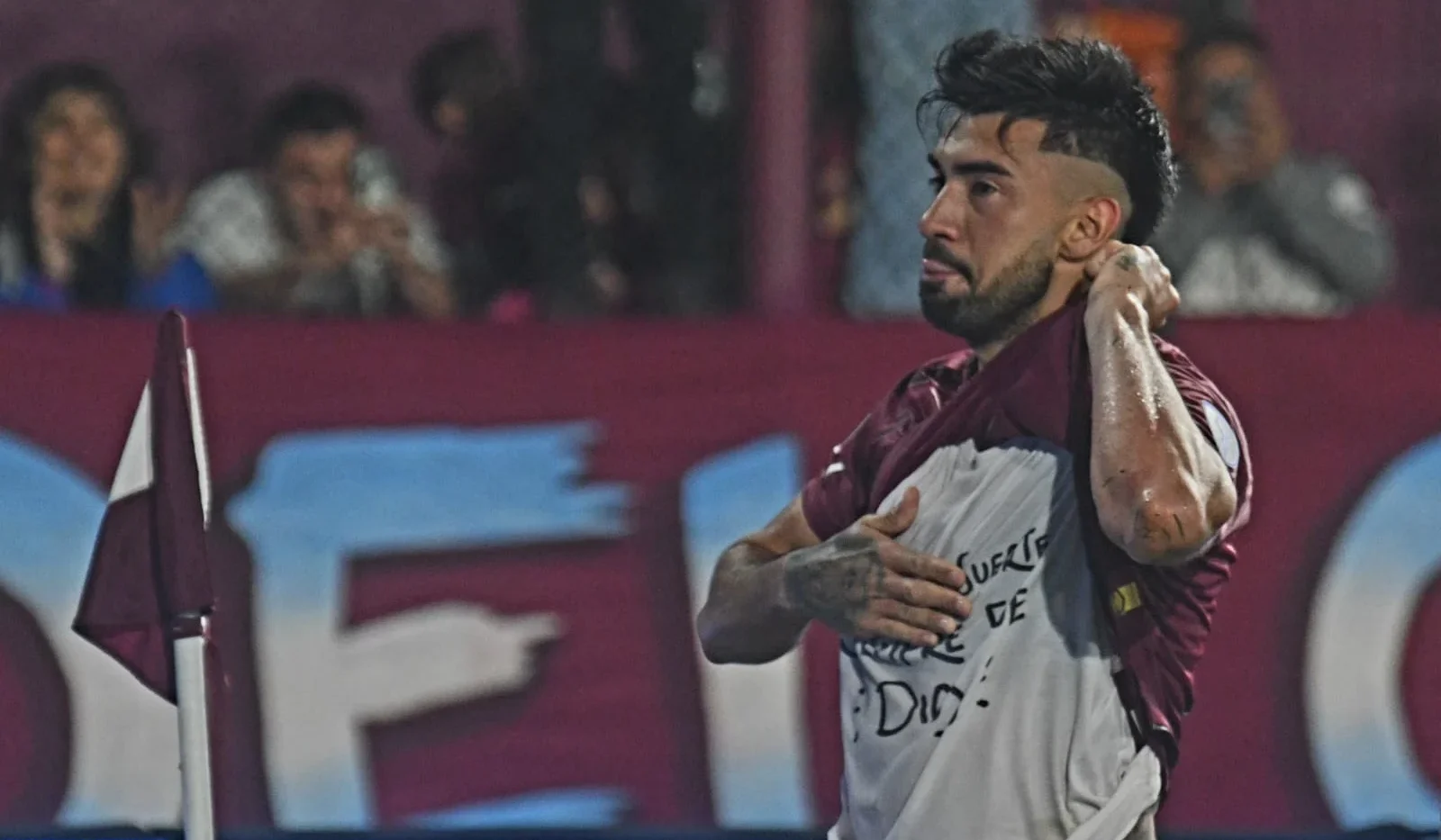 Marcelino Moreno festejo contra Fluminense