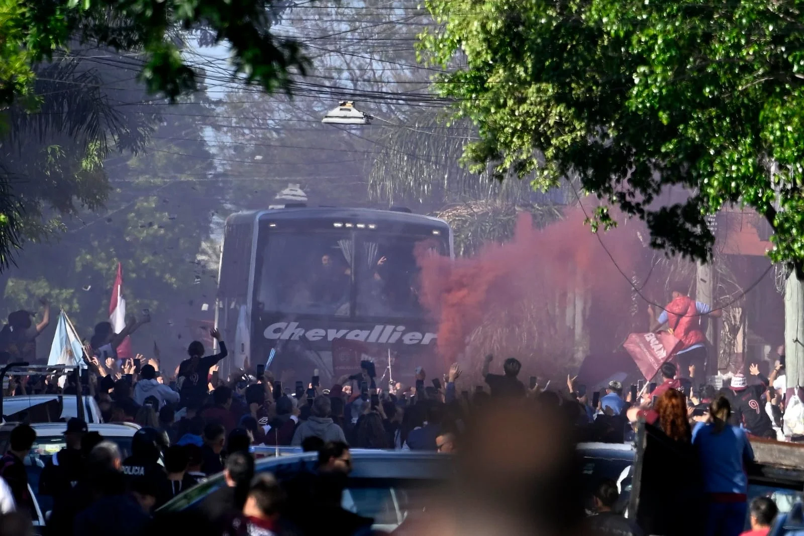 Llegada del micro Lanús U de Chile