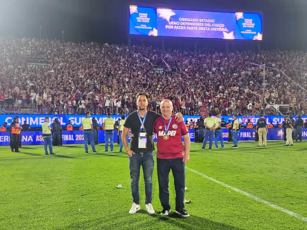 Nota a Nicolás Russo