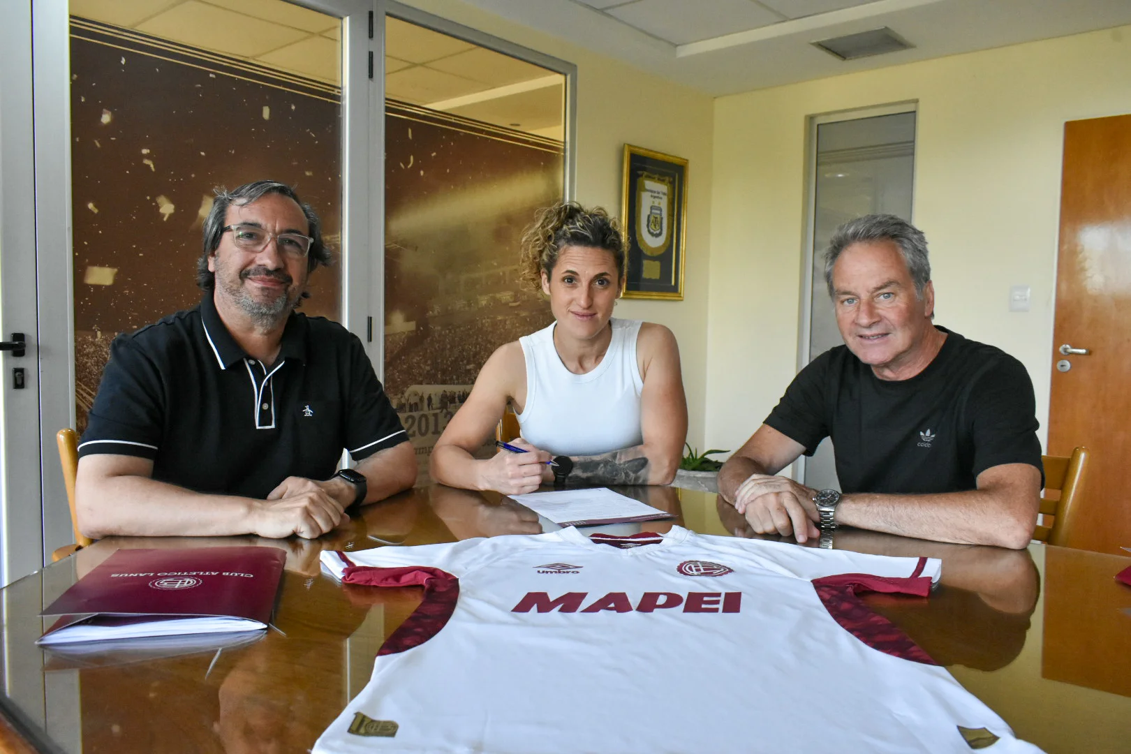 Refuerzo fútbol femenino