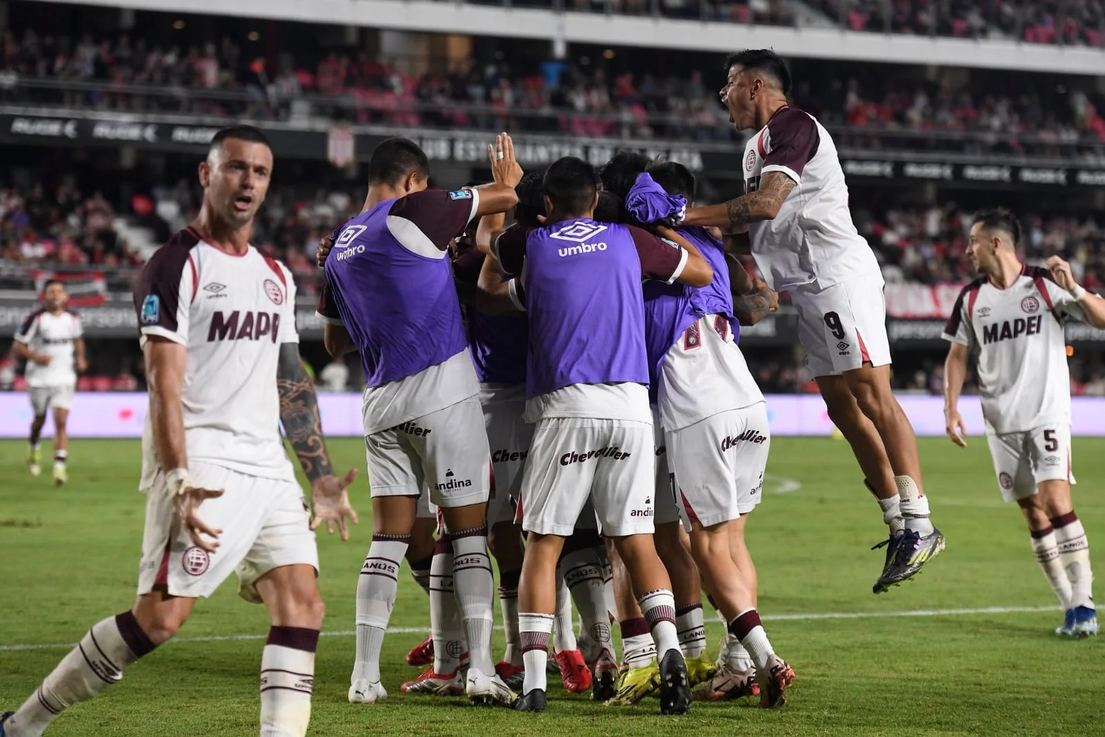Estudiantes 0 Lanús 1 festejo de gol