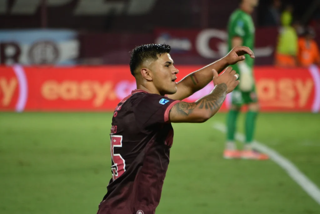 Dylan Aquino Lanús 5 Newell's 0