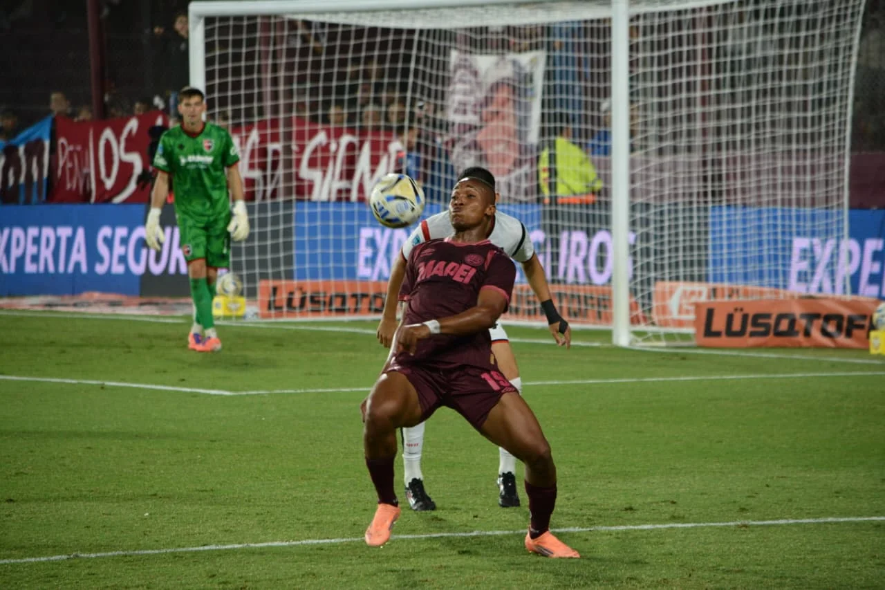 Yoshan Valois Lanús 5 Newell's 0