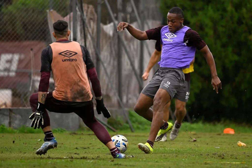 Yoshan Valois entrenamiento