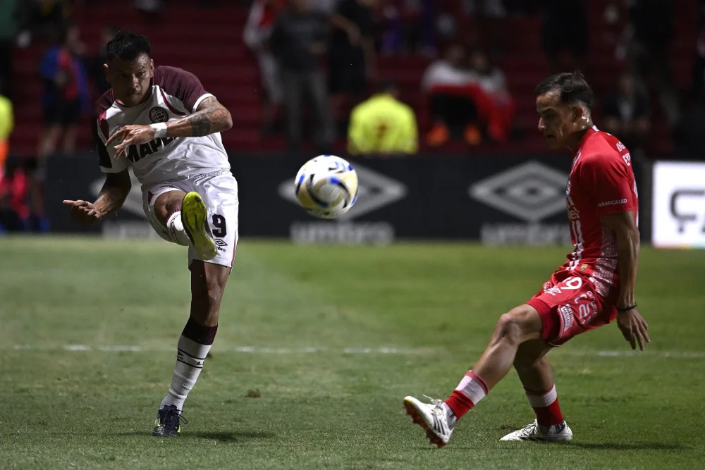 Argentinos 2 Lanús 1 Walter Bou