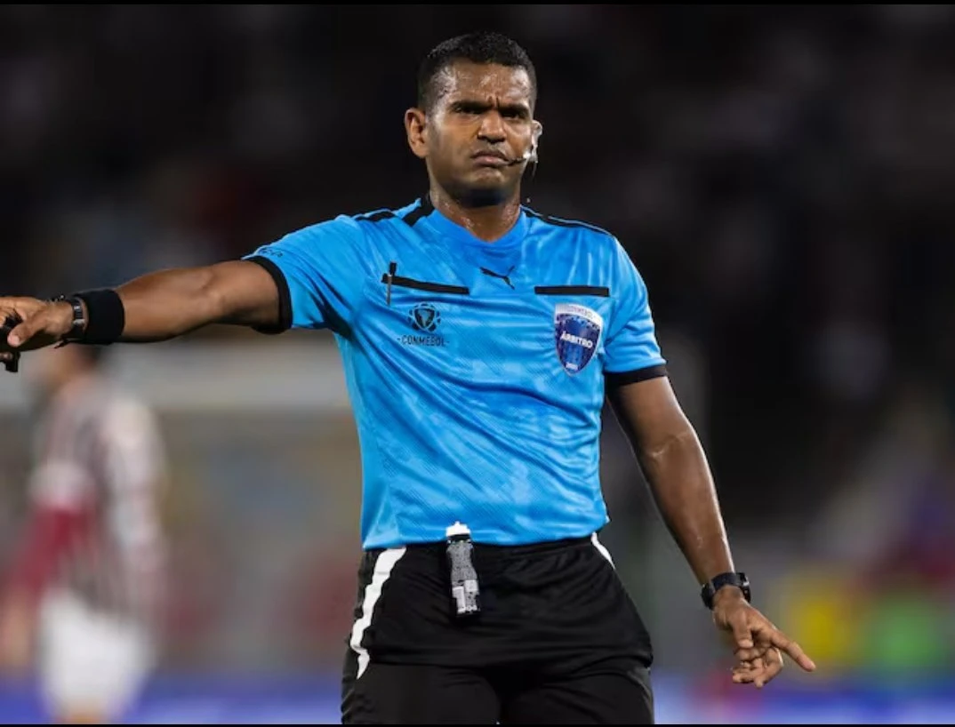 Alexis-Herrera-Árbitro