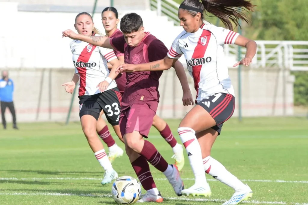 Fútbol Femenino River 3 Lanús 0