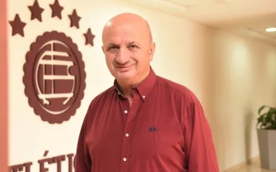 “Lo grave es que el VAR no llamó para revisar la jugada”