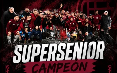 ¡Ahí viene el tricampeón! El Súpersenior goleó y coronó