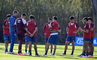 Por el Maracanazo: Lanús viaja con 26 jugadores a Brasil