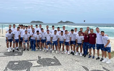 ¡Todos juntos! El encuentro de los jugadores con los hinchas en la playa