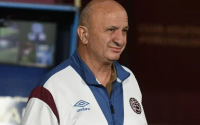 “Todos queremos ver jugar mejor a Lanús”